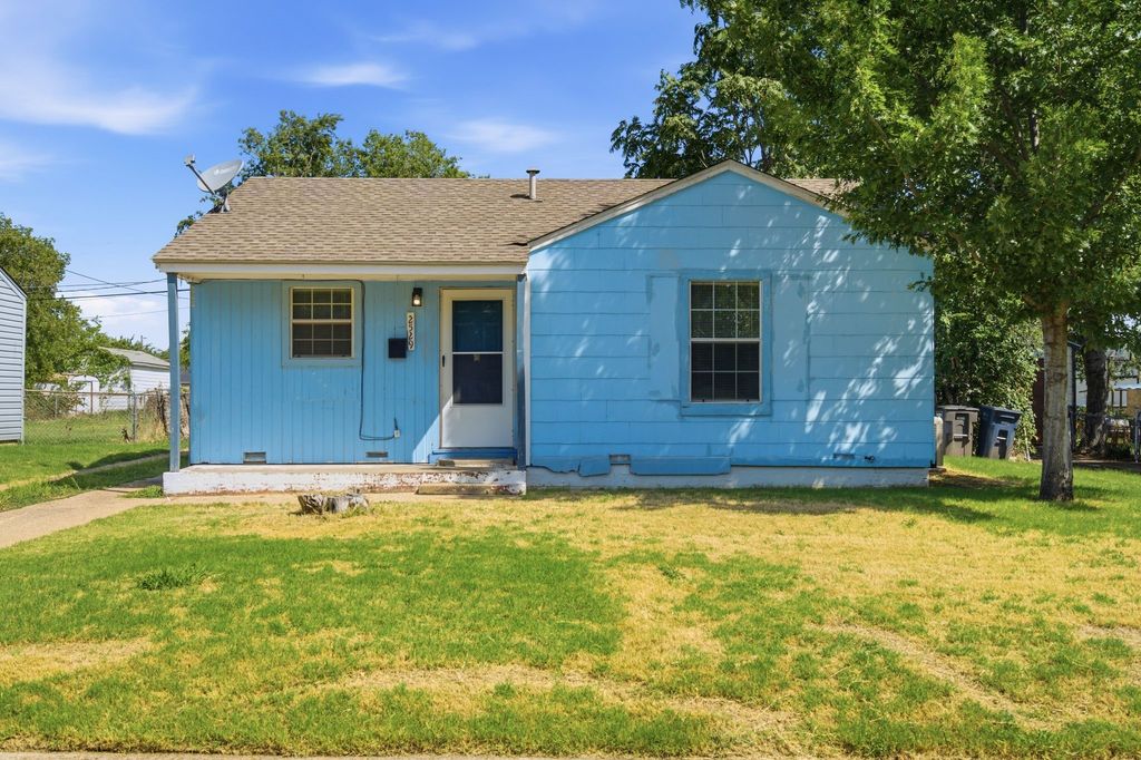 2529 Shropshire Street, Fort Worth, TX 76105