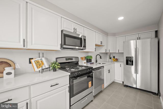 1350 KIMBERLY DR, Philadelphia, PA 19151
