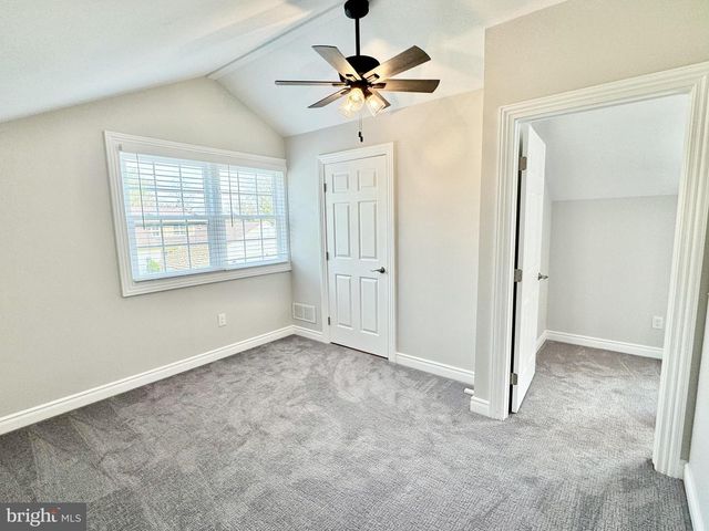 1 FOXBOROUGH CT, Medford, NJ 08055