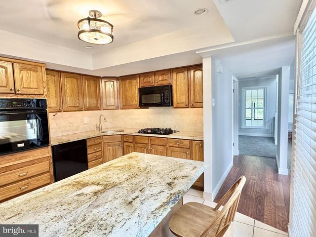 1 FOXBOROUGH CT, Medford, NJ 08055