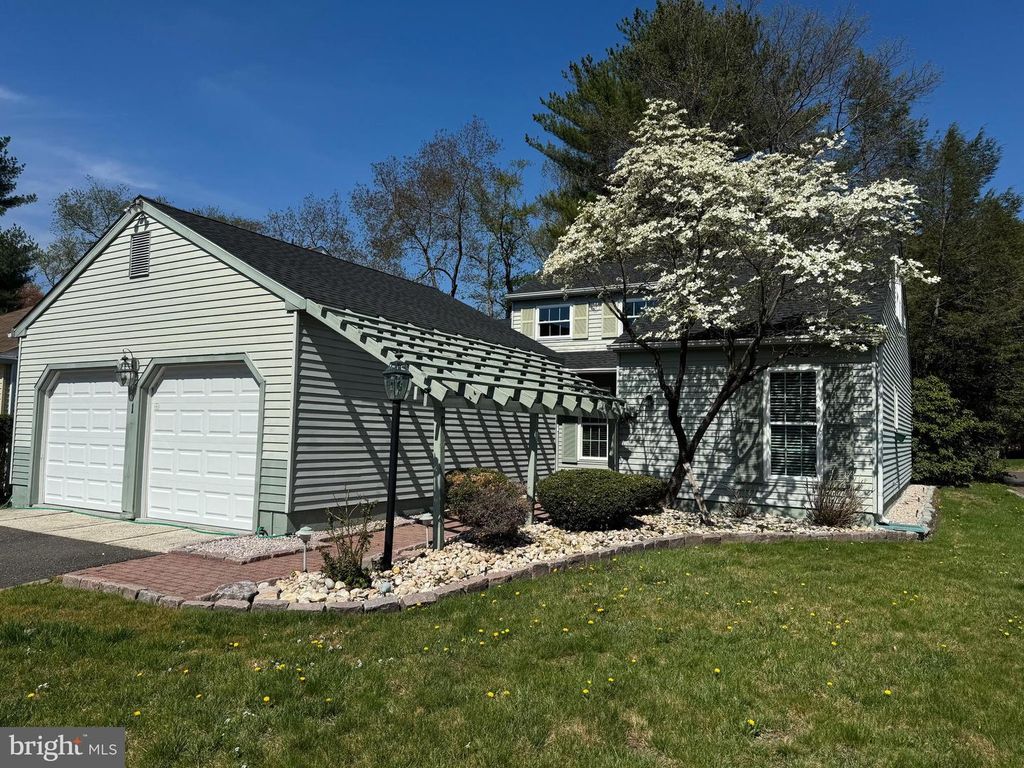 1 FOXBOROUGH CT, Medford, NJ 08055
