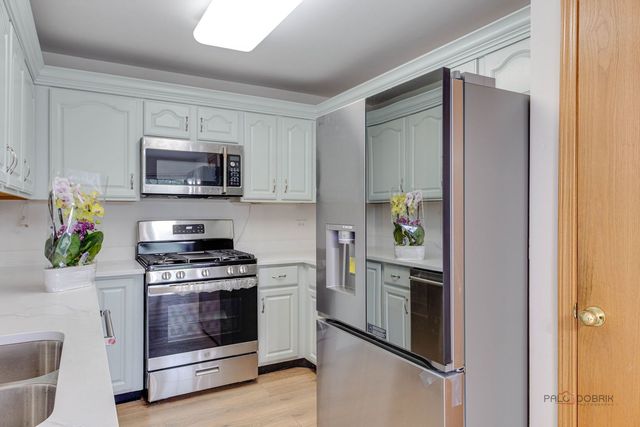 2944 Oak Court 2944, Schaumburg, IL 60193