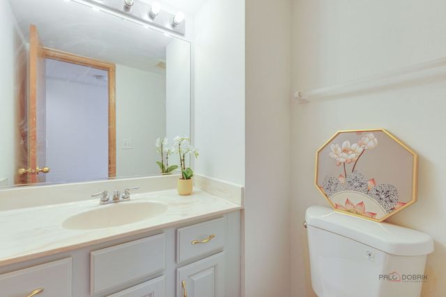 2944 Oak Court 2944, Schaumburg, IL 60193