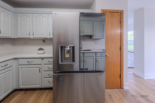 2944 Oak Court 2944, Schaumburg, IL 60193