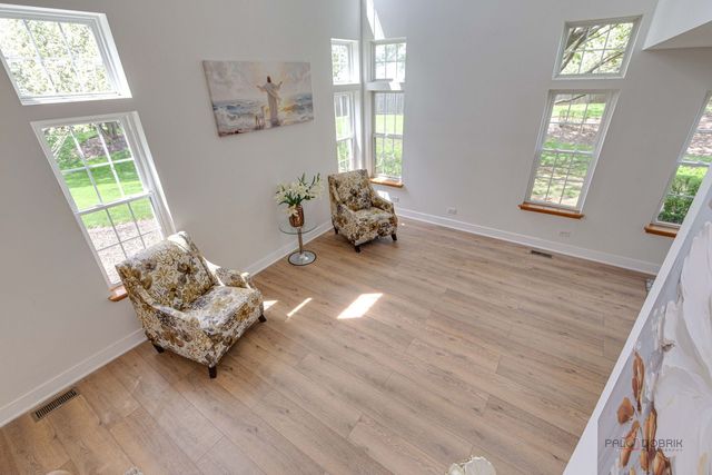 2944 Oak Court 2944, Schaumburg, IL 60193