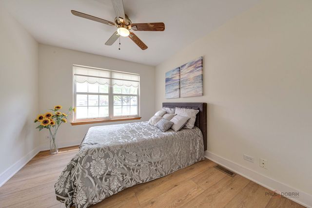 2944 Oak Court 2944, Schaumburg, IL 60193