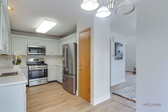 2944 Oak Court 2944, Schaumburg, IL 60193