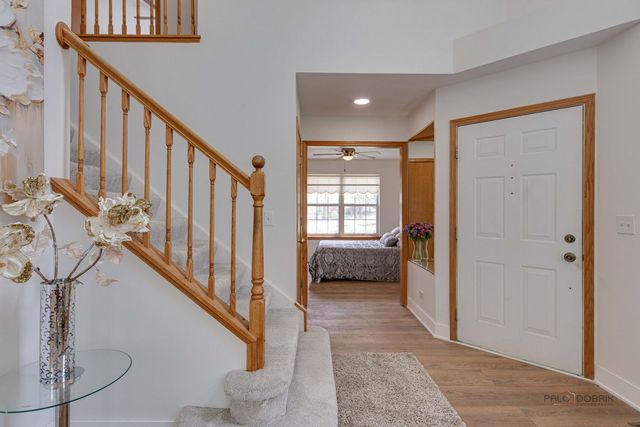 2944 Oak Court 2944, Schaumburg, IL 60193