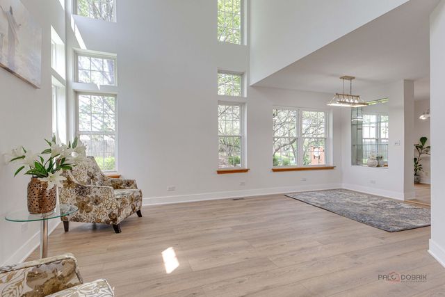 2944 Oak Court 2944, Schaumburg, IL 60193