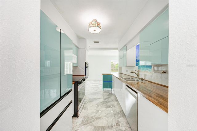 6311 2ND AVENUE W, Bradenton, FL 34209