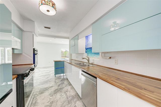 6311 2ND AVENUE W, Bradenton, FL 34209