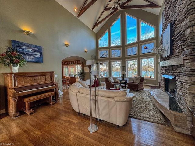 2288 Rocky Cove Lane, Denton, NC 27239