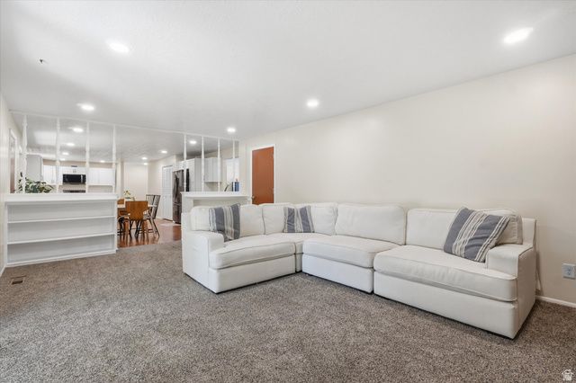 2570 W BLAKE DR, Taylorsville, UT 84129
