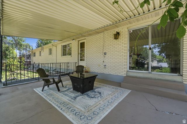2570 W BLAKE DR, Taylorsville, UT 84129