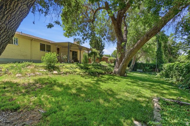 2570 W BLAKE DR, Taylorsville, UT 84129