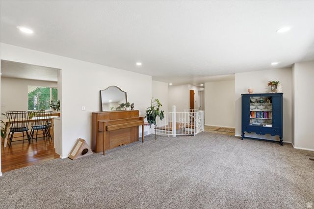 2570 W BLAKE DR, Taylorsville, UT 84129