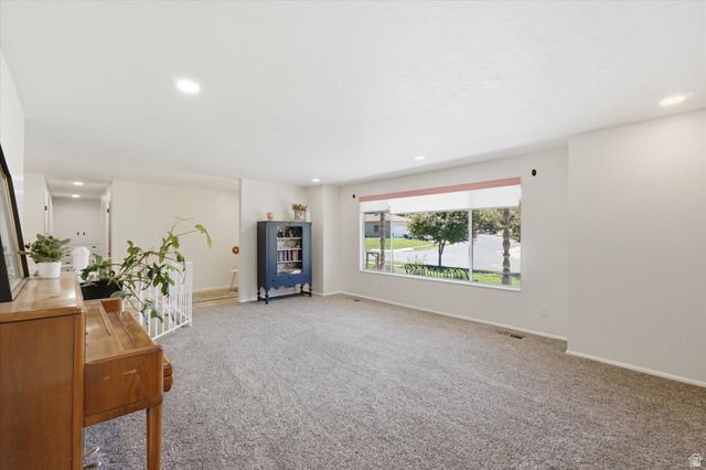 2570 W BLAKE DR, Taylorsville, UT 84129