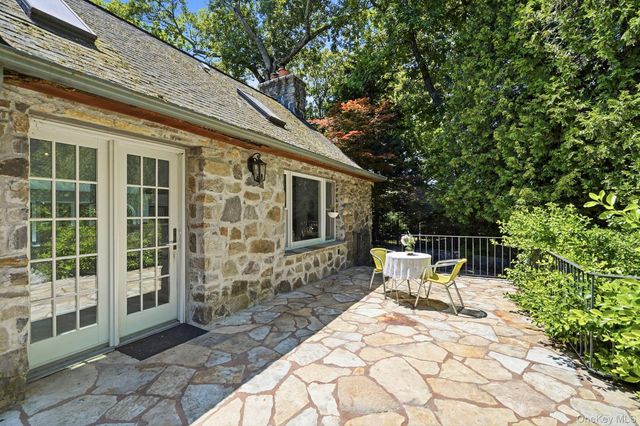 481 Mount Airy Road E, Croton-on-hudson, NY 10520
