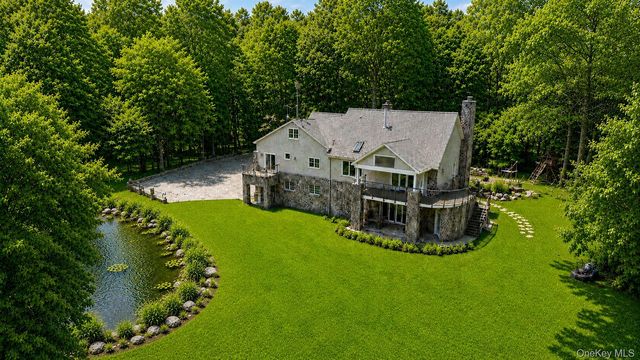 481 Mount Airy Road E, Croton-on-hudson, NY 10520