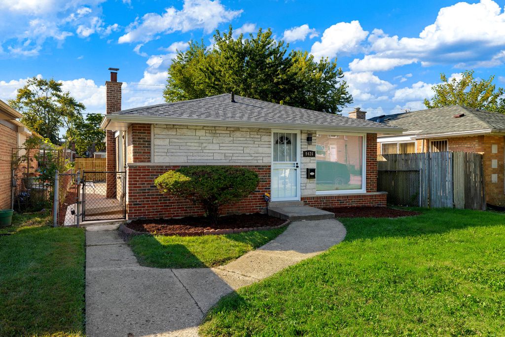 9426 S Peoria Street, Chicago, IL 60620