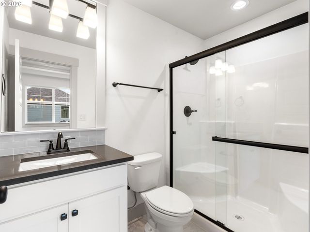 7466 N Polk Ave, Portland, OR 97203