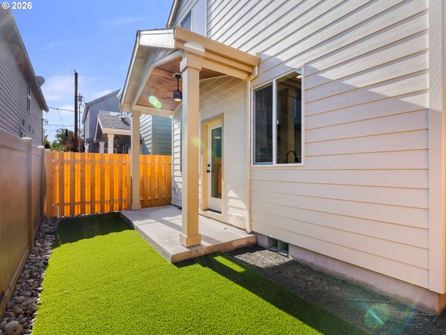7466 N Polk Ave, Portland, OR 97203