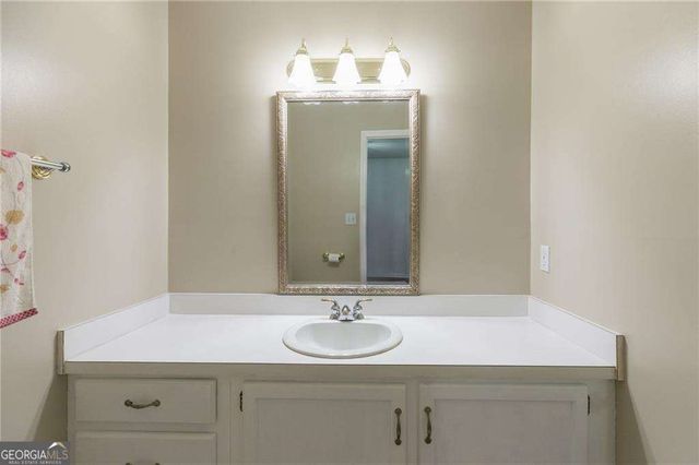 620 Oakstone Way, Roswell, GA 30075