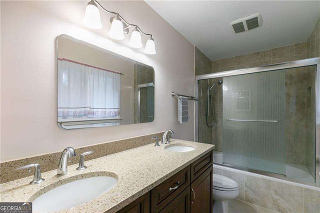 620 Oakstone Way, Roswell, GA 30075