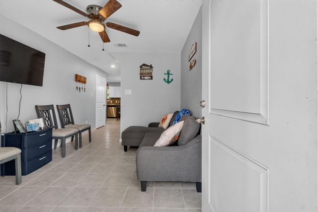 155 Cherry Tree, Livingston, TX 77351