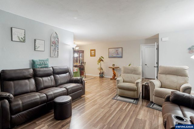 825 SW Walnut St, Albany, OR 97321