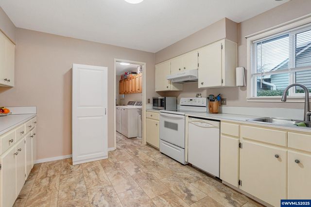 825 SW Walnut St, Albany, OR 97321