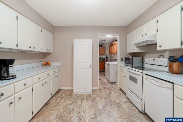 825 SW Walnut St, Albany, OR 97321