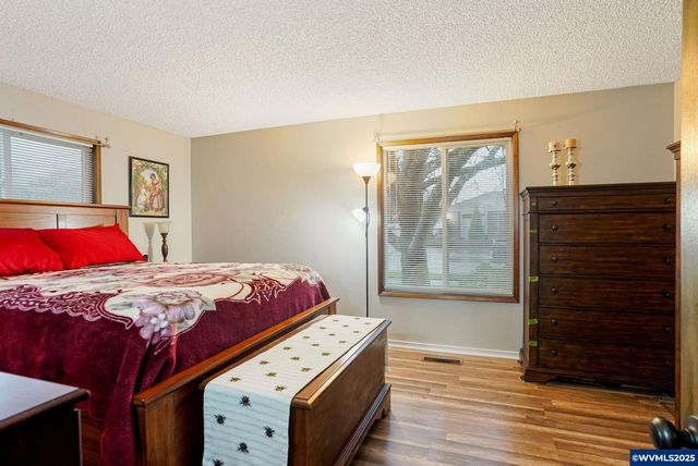 825 SW Walnut St, Albany, OR 97321