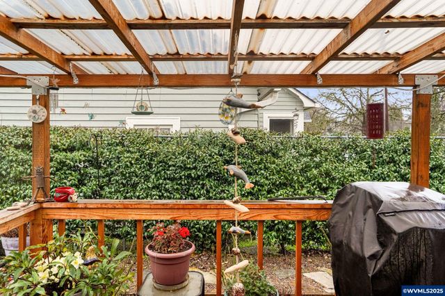 825 SW Walnut St, Albany, OR 97321