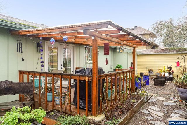 825 SW Walnut St, Albany, OR 97321