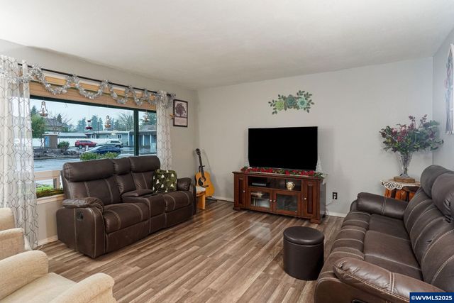 825 SW Walnut St, Albany, OR 97321