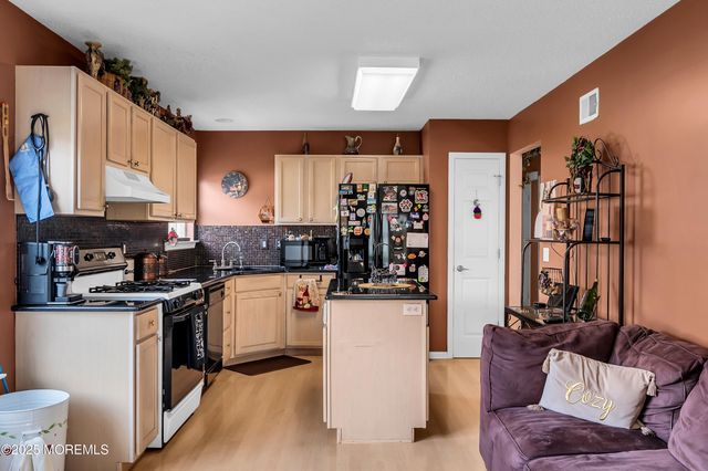 2674 Meadow Lake Drive, Toms River, NJ 08755