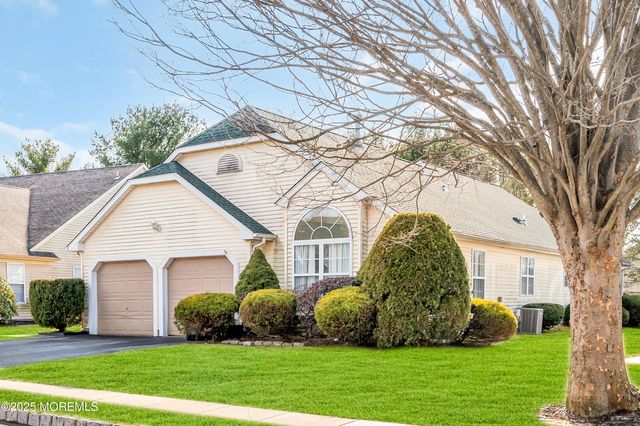 2674 Meadow Lake Drive, Toms River, NJ 08755