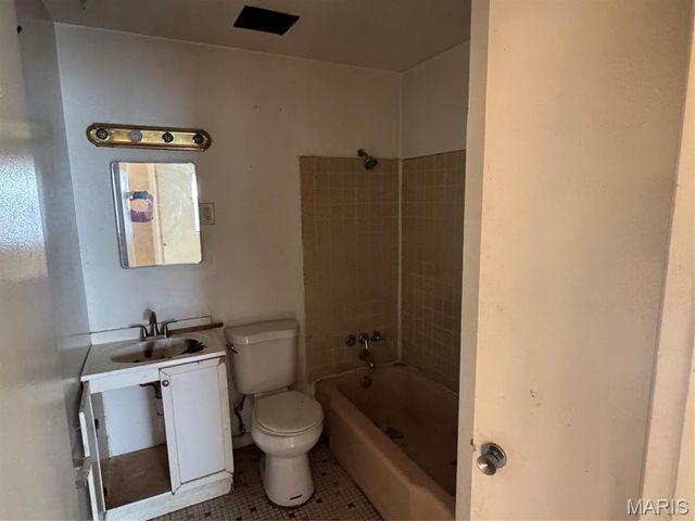 12047 Larimore Road, Unincorporated, MO 63138