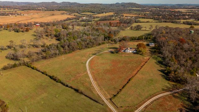 414B Rock Springs Rd, Castalian Springs, TN 37031