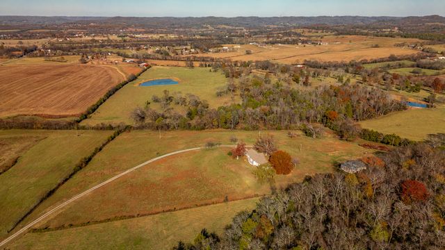 414B Rock Springs Rd, Castalian Springs, TN 37031