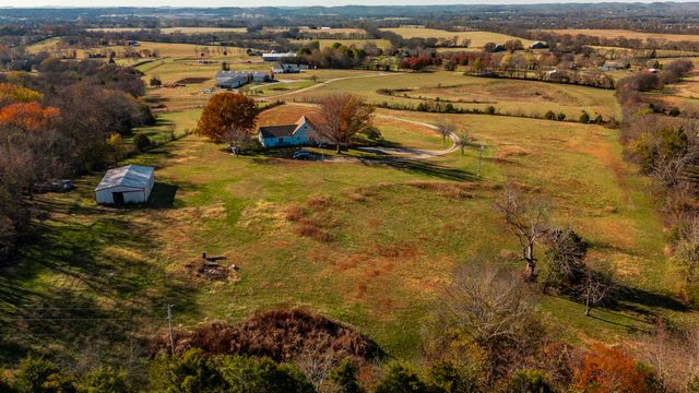 414B Rock Springs Rd, Castalian Springs, TN 37031