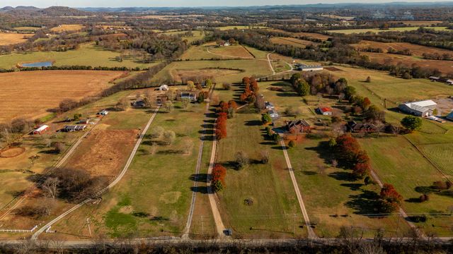 414B Rock Springs Rd, Castalian Springs, TN 37031