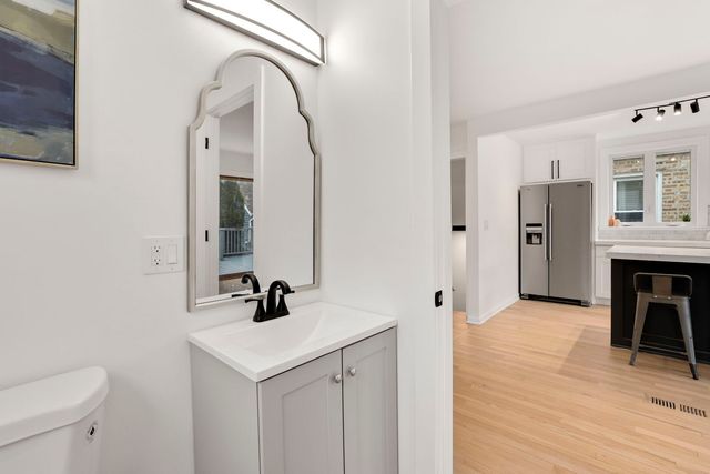 5828 N Melvina Avenue, Chicago, IL 60646