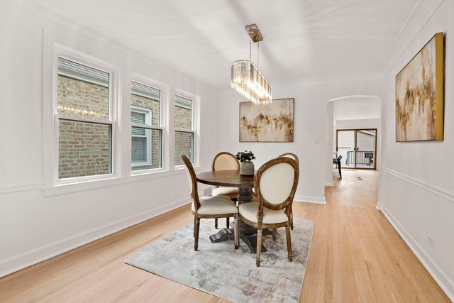 5828 N Melvina Avenue, Chicago, IL 60646