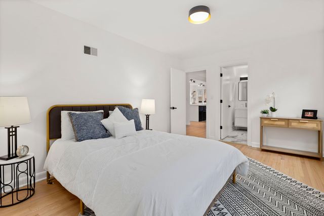 5828 N Melvina Avenue, Chicago, IL 60646