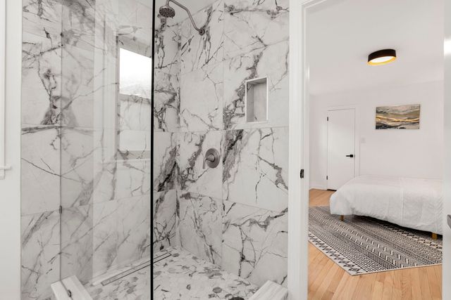 5828 N Melvina Avenue, Chicago, IL 60646