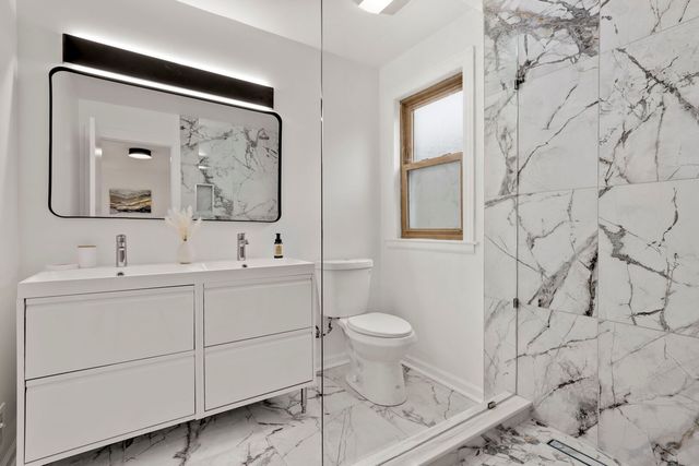 5828 N Melvina Avenue, Chicago, IL 60646