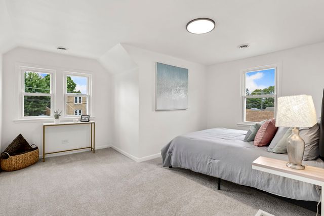 5828 N Melvina Avenue, Chicago, IL 60646