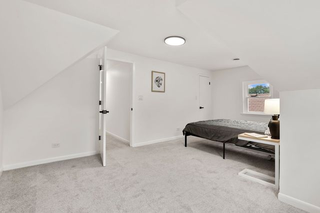 5828 N Melvina Avenue, Chicago, IL 60646